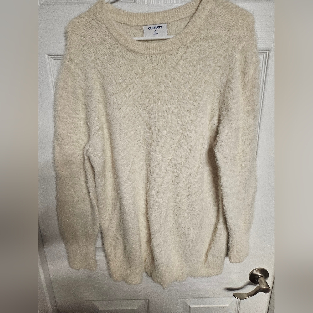 Old Navy Women's Eyelash Cream Crew Neck Sweater